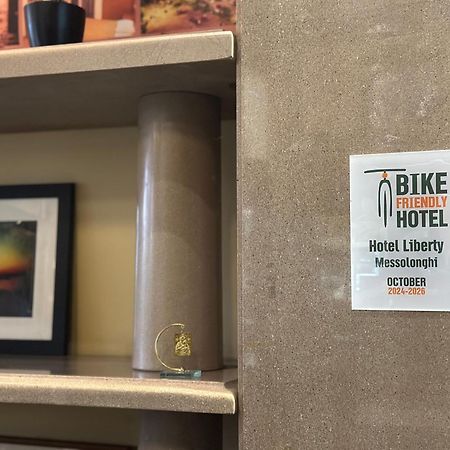 Hotel Liberty Mesolóngion エクステリア 写真