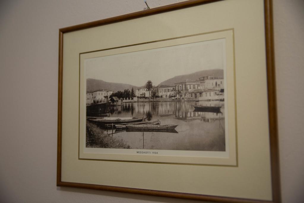 Hotel Liberty Mesolóngion エクステリア 写真