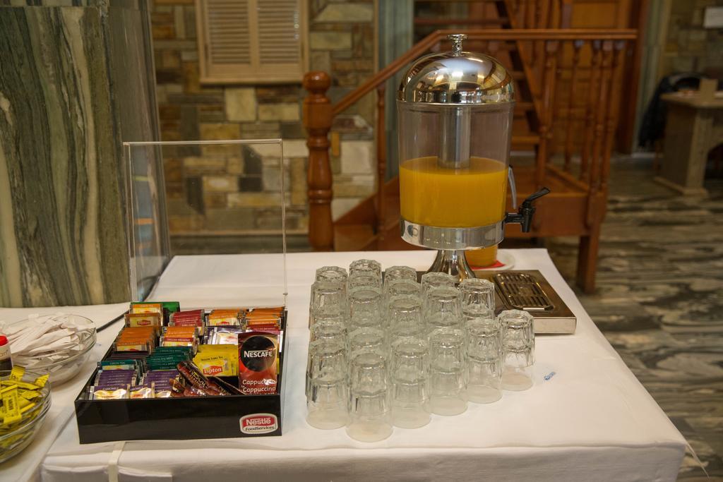 Hotel Liberty Mesolóngion エクステリア 写真