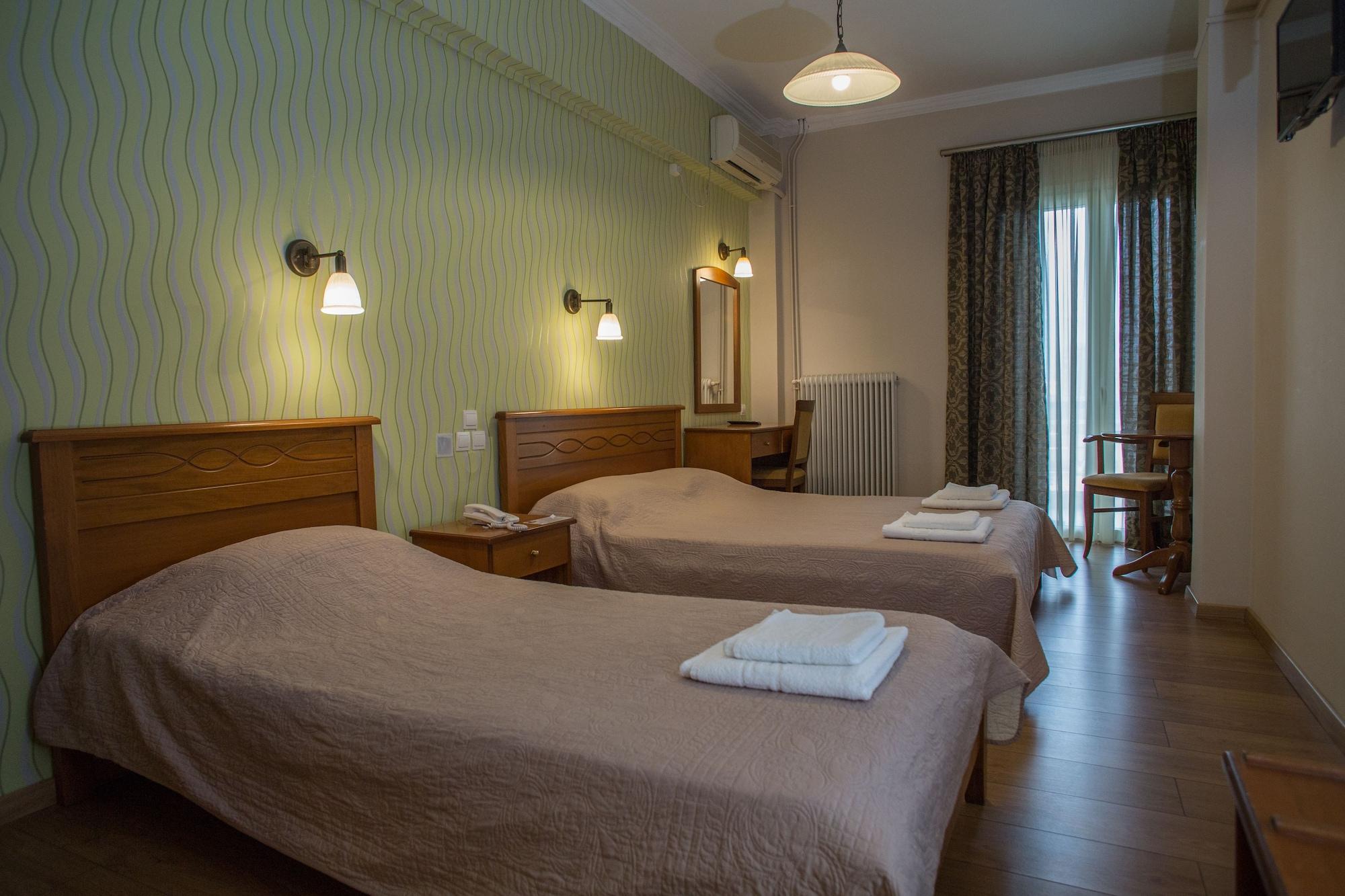 Hotel Liberty Mesolóngion エクステリア 写真