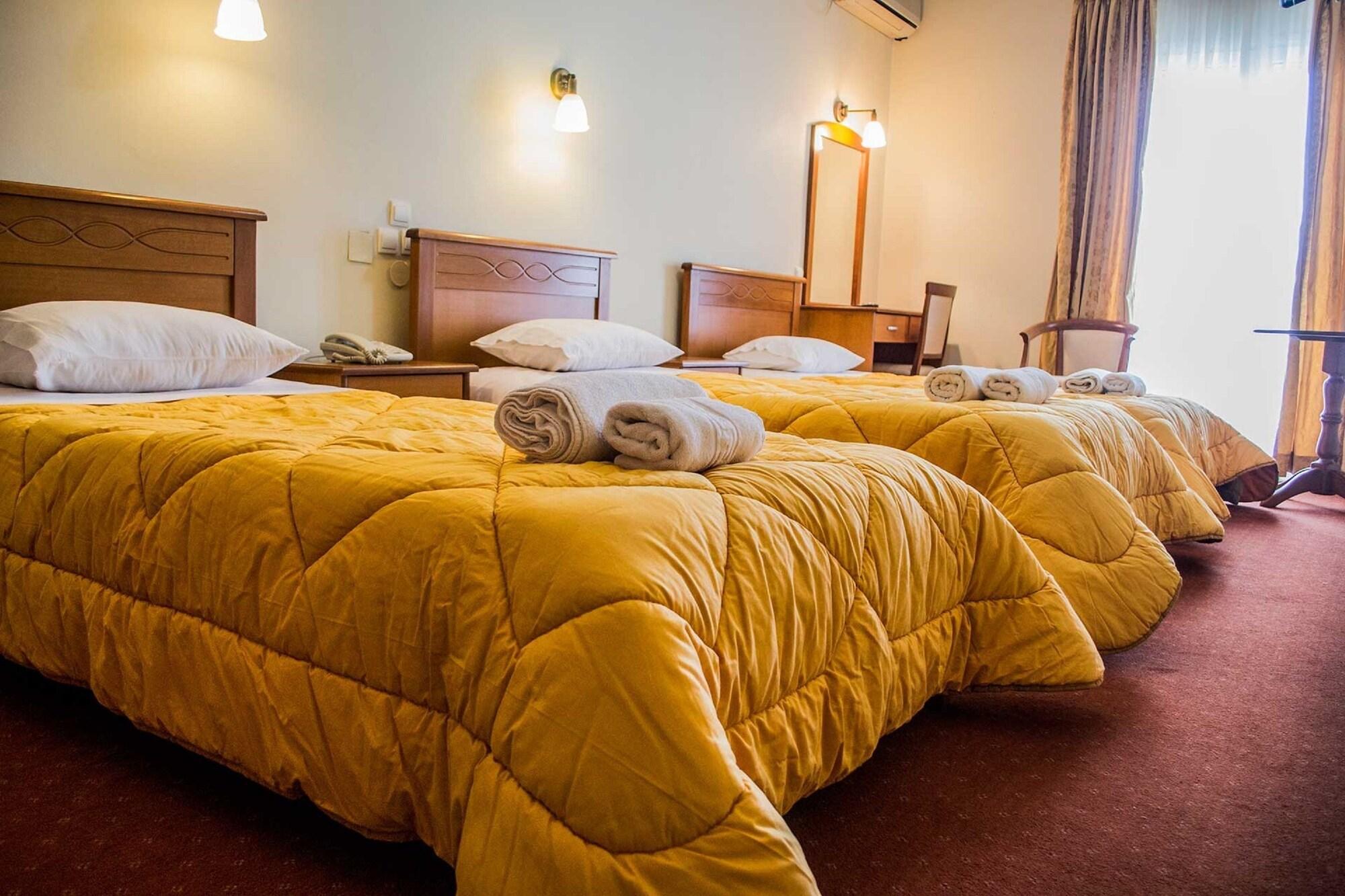 Hotel Liberty Mesolóngion エクステリア 写真