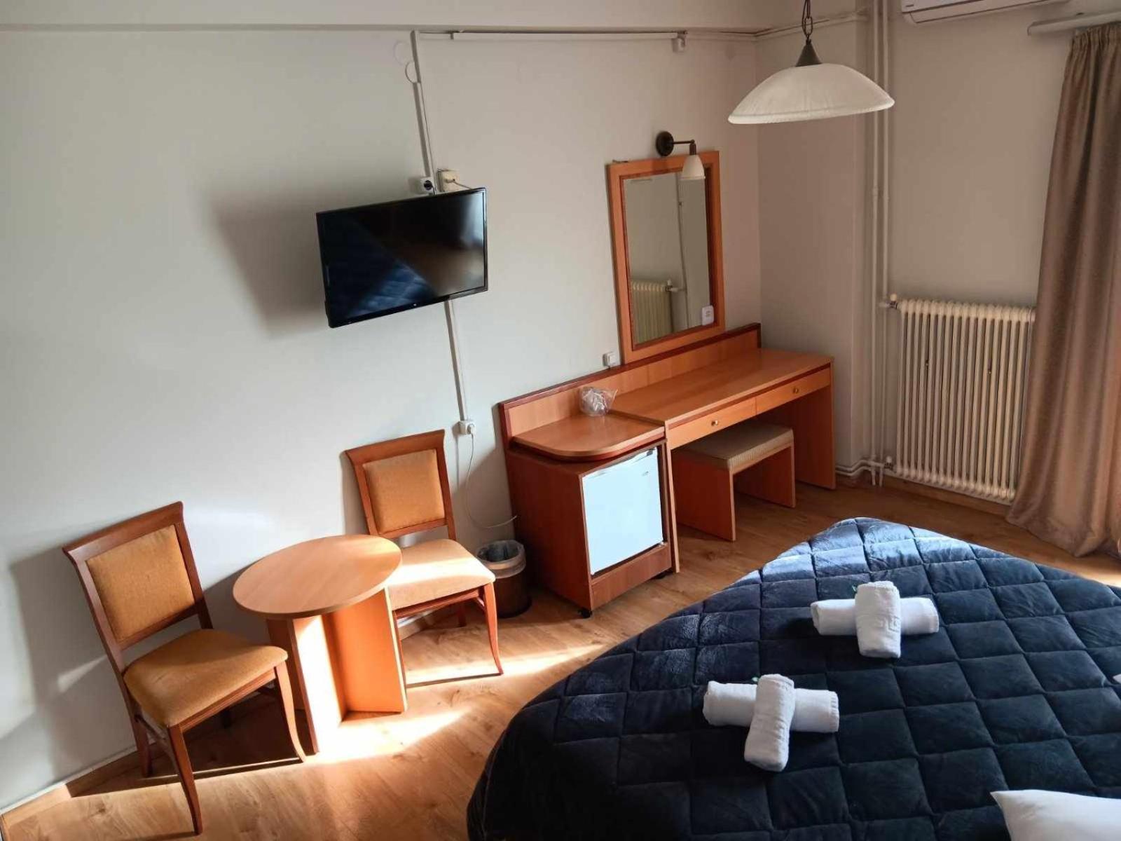 Hotel Liberty Mesolóngion エクステリア 写真