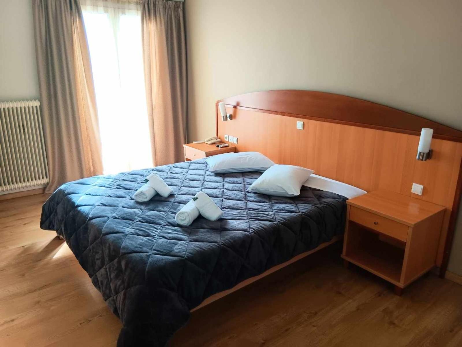 Hotel Liberty Mesolóngion エクステリア 写真
