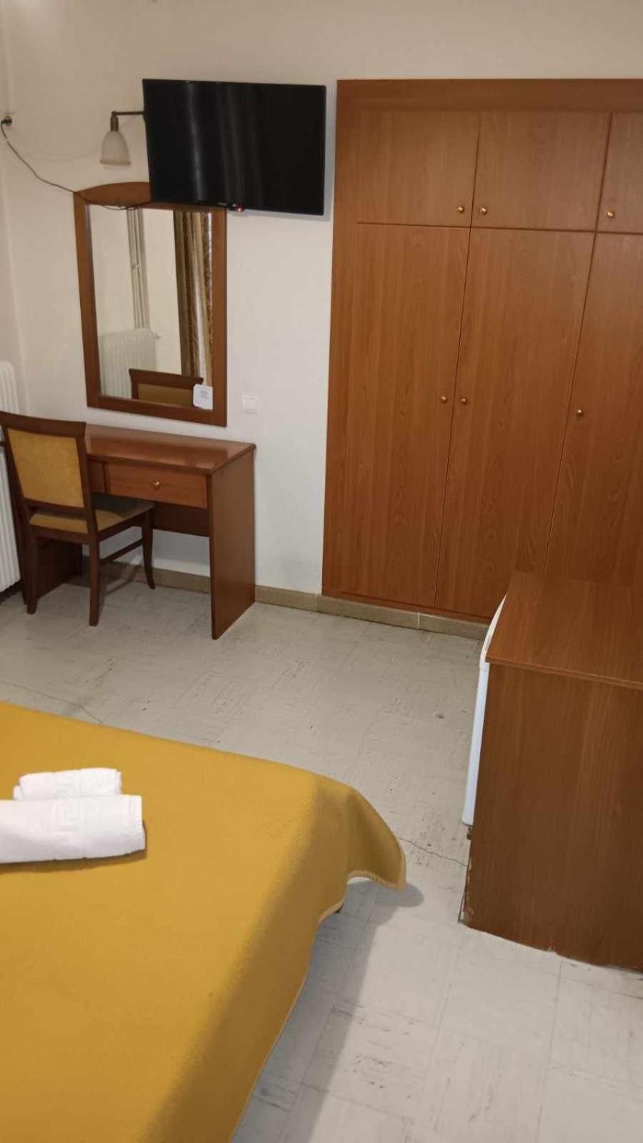 Hotel Liberty Mesolóngion エクステリア 写真