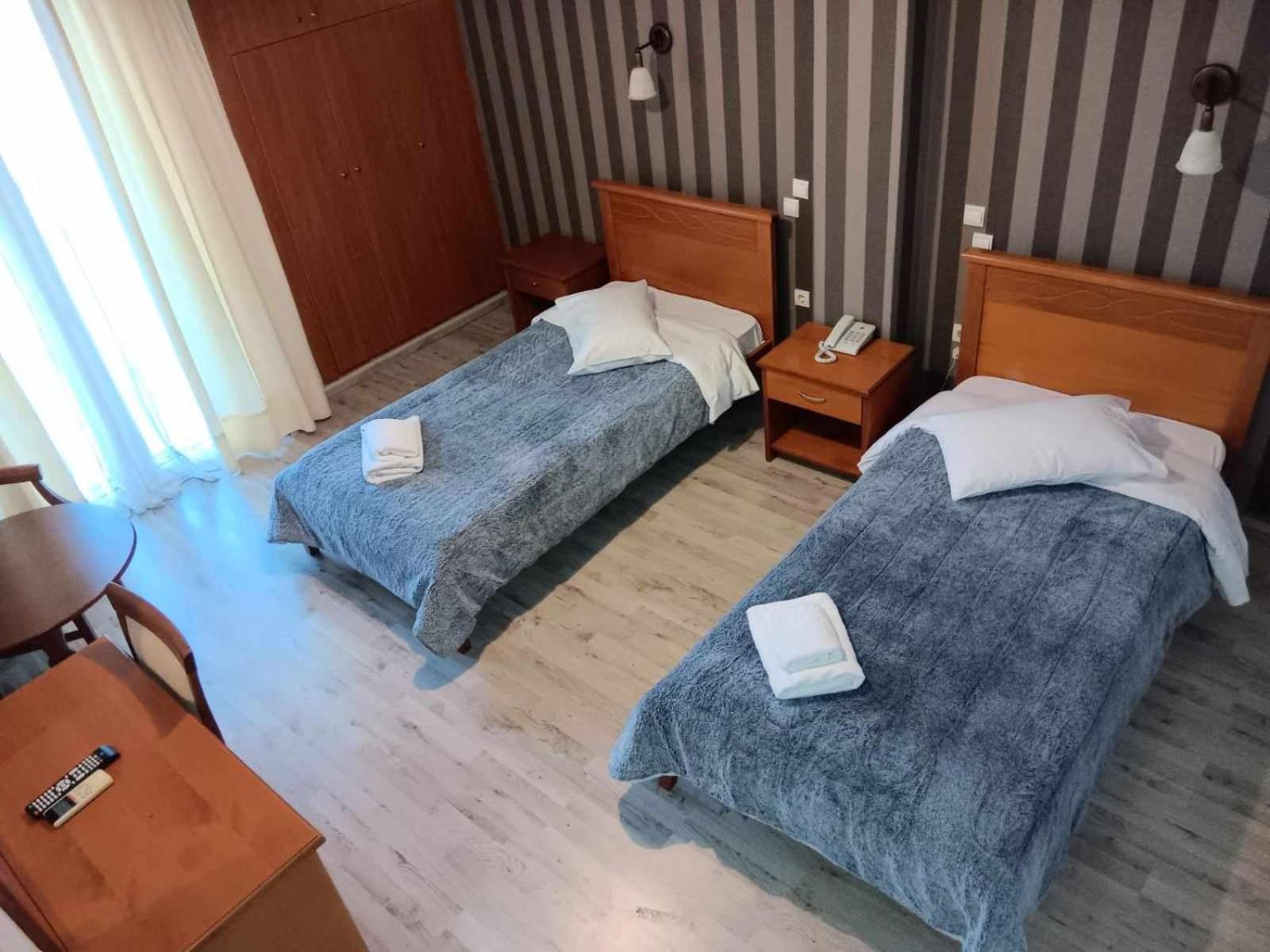 Hotel Liberty Mesolóngion エクステリア 写真