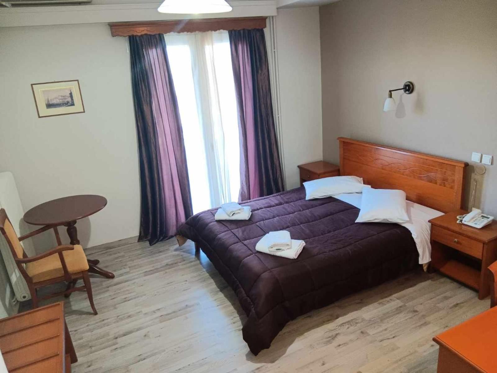 Hotel Liberty Mesolóngion エクステリア 写真