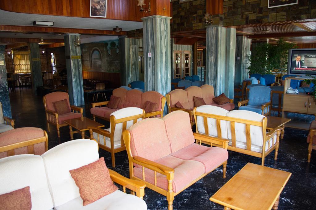 Hotel Liberty Mesolóngion エクステリア 写真