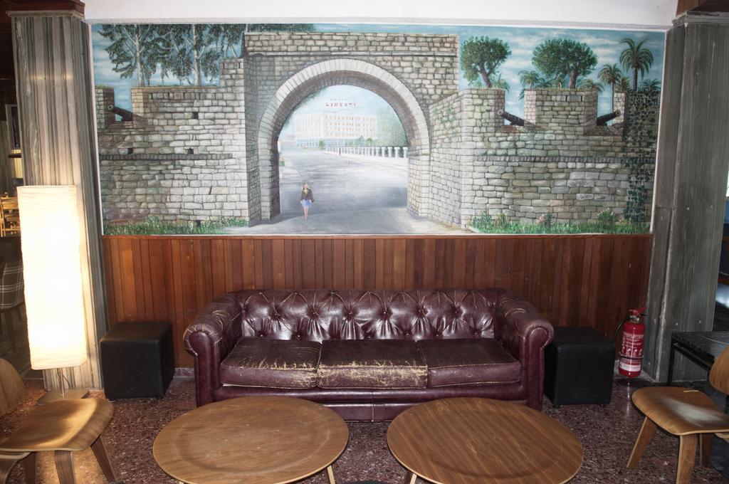 Hotel Liberty Mesolóngion エクステリア 写真