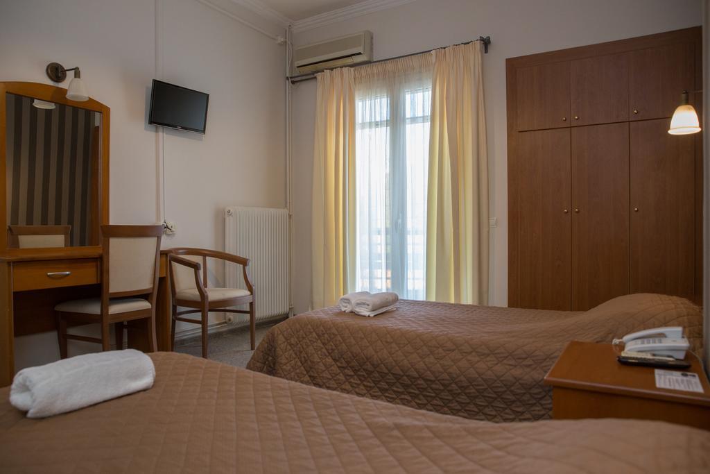 Hotel Liberty Mesolóngion エクステリア 写真