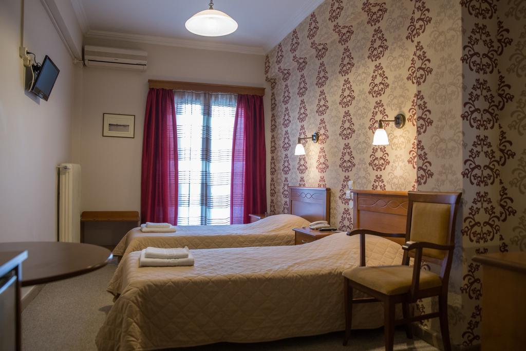 Hotel Liberty Mesolóngion エクステリア 写真