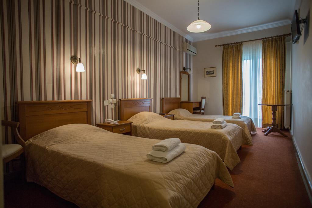 Hotel Liberty Mesolóngion エクステリア 写真