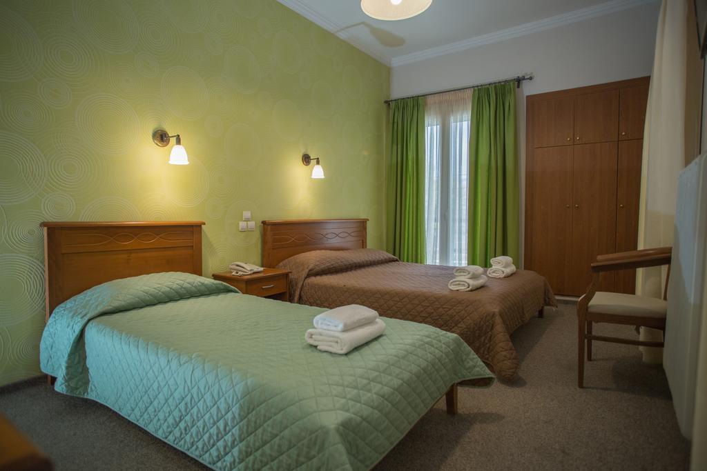 Hotel Liberty Mesolóngion エクステリア 写真