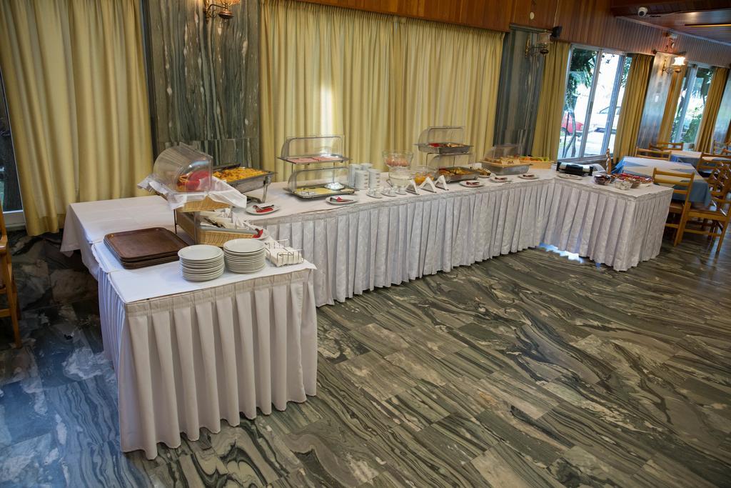 Hotel Liberty Mesolóngion エクステリア 写真