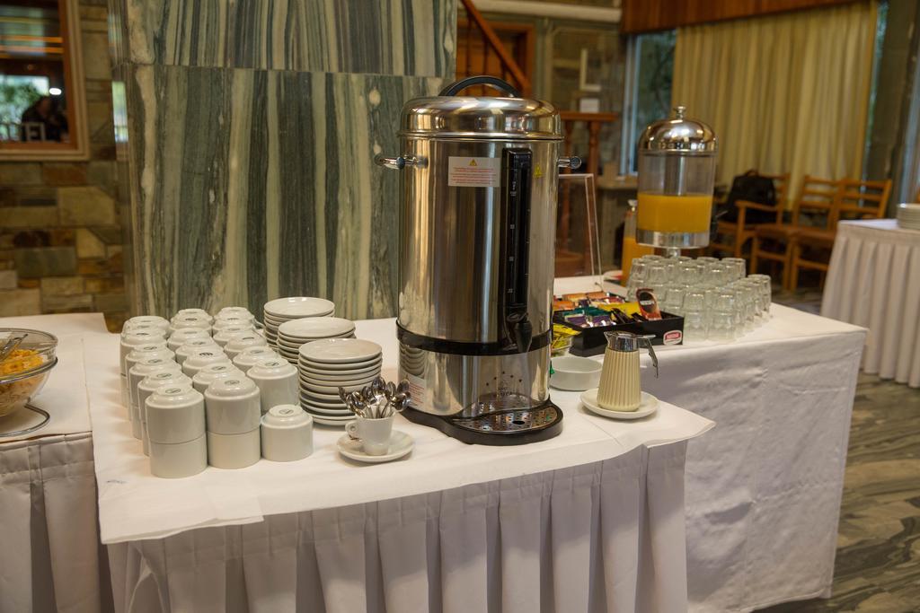 Hotel Liberty Mesolóngion エクステリア 写真