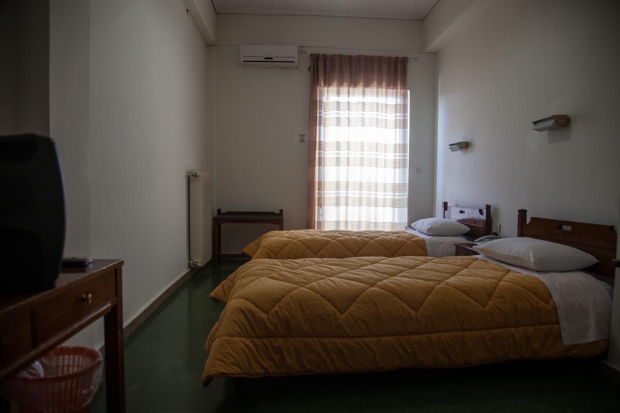 Hotel Liberty Mesolóngion エクステリア 写真