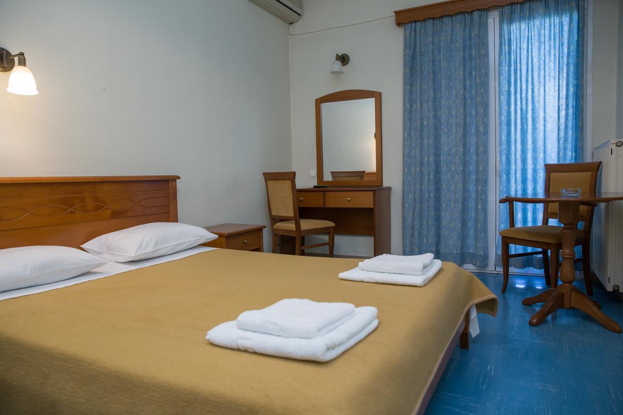 Hotel Liberty Mesolóngion エクステリア 写真