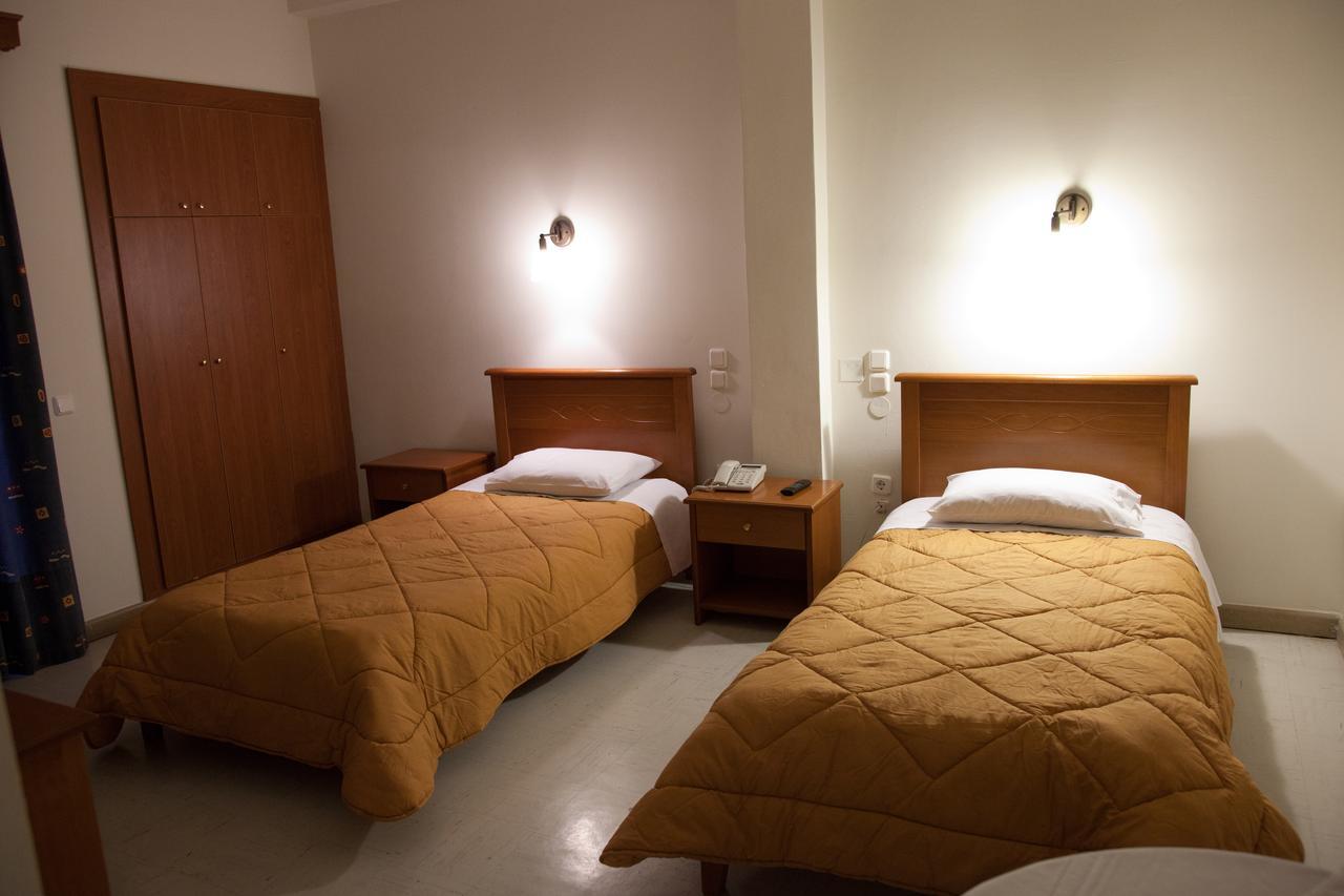 Hotel Liberty Mesolóngion エクステリア 写真